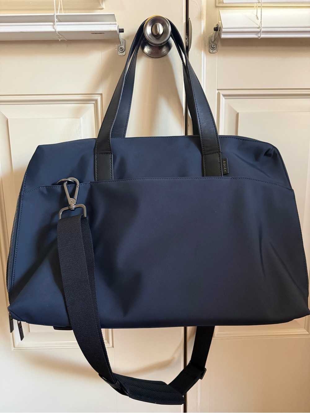 EUC - Away “The Overnight Bag” in Navy Blue